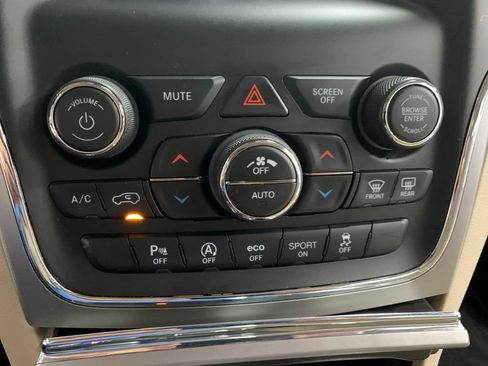 Used 2018 Jeep Grand Cherokee Limited RWD image 22