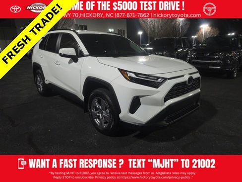 Used 2025 Toyota RAV4 LE image 1