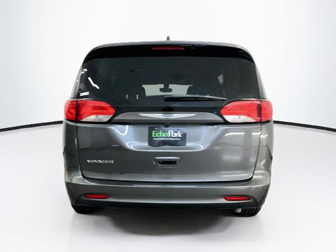 Used 2020 Chrysler Voyager Lxi FWD image 7