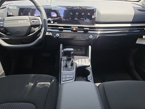 New 2026 Kia Sportage LX FWD image 14