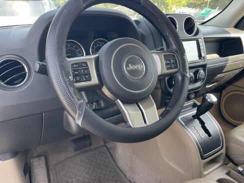 Used 2014 Jeep Patriot Limited w/ Sun/Sound Group AWD/4WD image 9