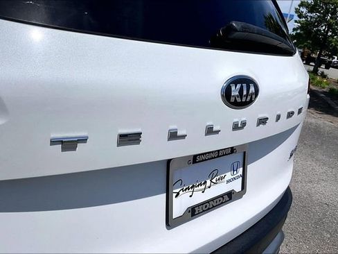 Used 2020 Kia Telluride S w/ S 8 Passenger Seating Package FWD image 25