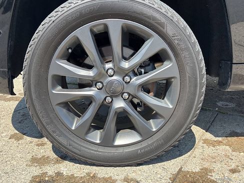 Used 2019 Jeep Grand Cherokee High Altitude AWD/4WD image 15