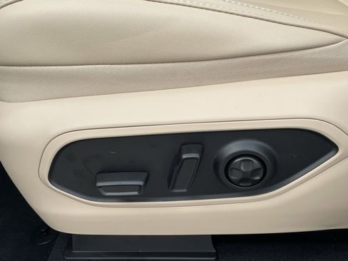 New 2025 Jeep Grand Cherokee Limited image 17