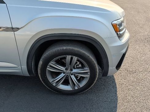 Used 2019 Volkswagen Atlas SEL R-Line AWD/4WD image 18