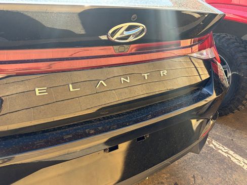 Used 2023 Hyundai Elantra SEL w/ Convenience Package image 8