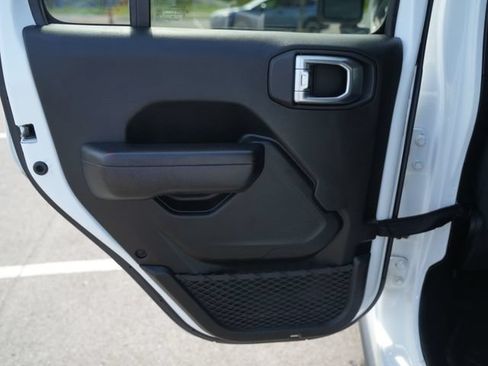 Used 2021 Jeep Gladiator Sport AWD/4WD image 15