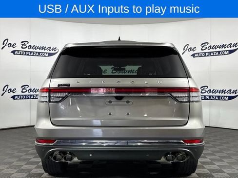 Used 2023 Lincoln Aviator AWD w/ Premium Package image 8