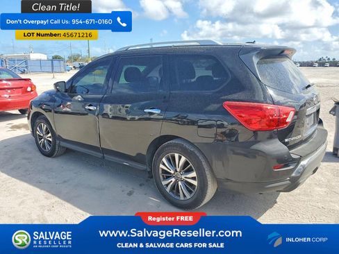 Used 2018 Nissan Pathfinder SV image 3