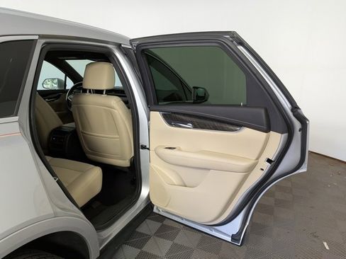 Used 2017 Cadillac XT5 FWD w/ LPO, Wheel Lock Package image 31