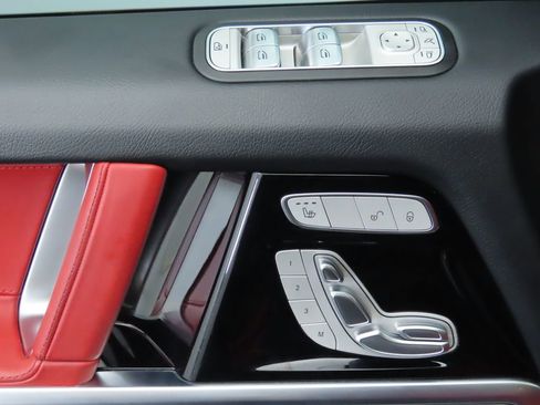 Used 2024 Mercedes-Benz G 550 image 24