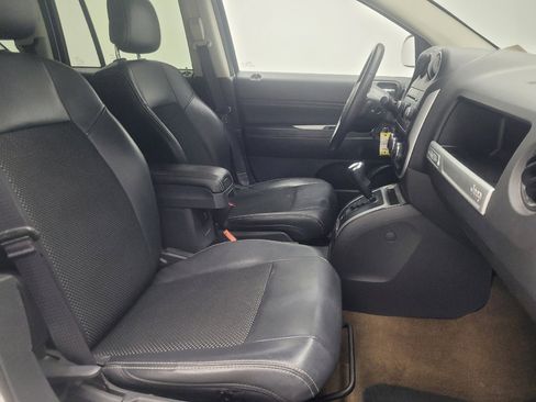 Used 2014 Jeep Compass Latitude AWD/4WD image 21