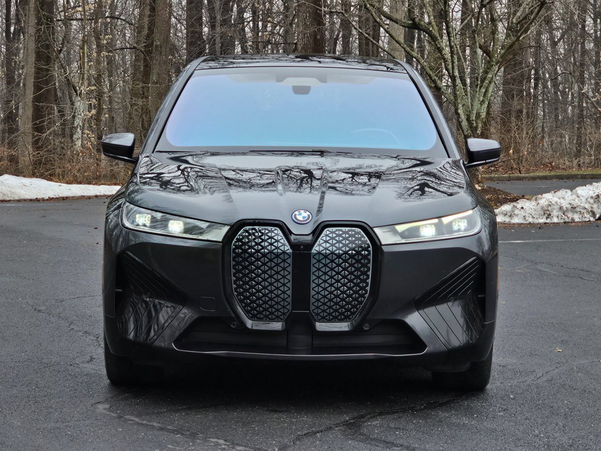 Used 2024 BMW iX xDrive50 w/ Premium Package AWD/4WD image 9