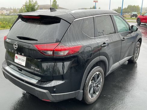 Used 2024 Nissan Rogue SV w/ SV Premium Package AWD/4WD image 5