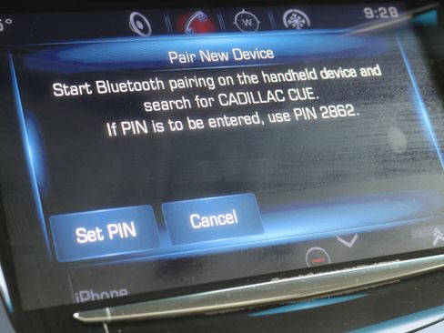 Used 2015 Cadillac Escalade Luxury image 18