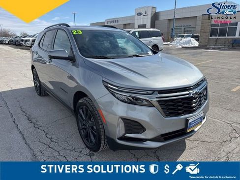 Used 2023 Chevrolet Equinox RS image 3