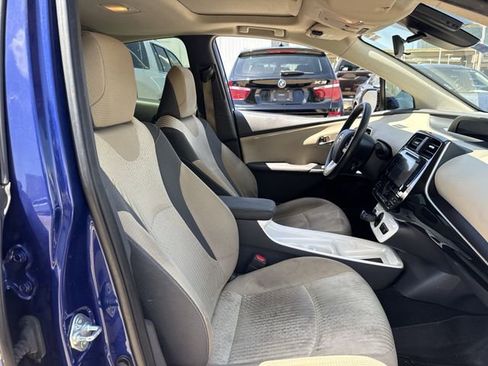 Used 2016 Toyota Prius Three w/ Advanced Technology Package FWD image 29