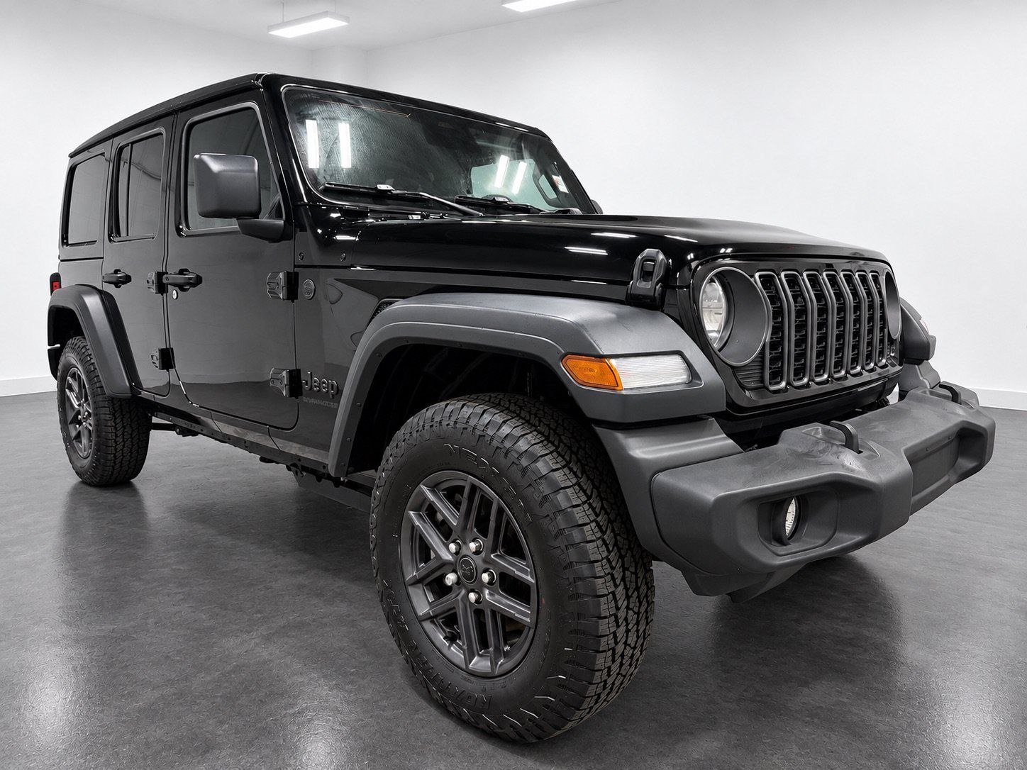 Used 2026 Jeep Wrangler Unlimited Sport AWD/4WD image 2