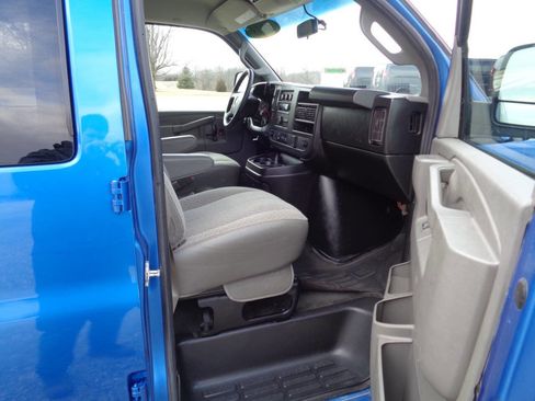 Used 2018 GMC Savana 3500 LT w/ LT Preferred Equipment Group image 23