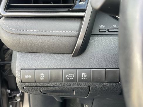 Used 2024 Toyota Camry SE image 12