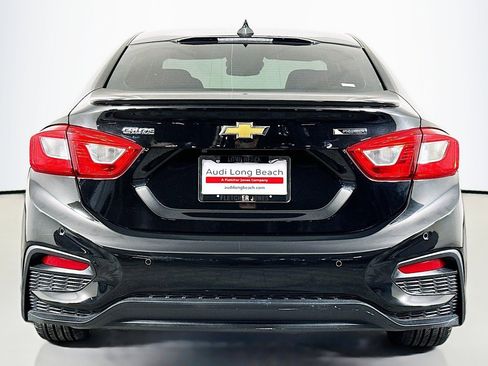 Used 2018 Chevrolet Cruze Premier image 3