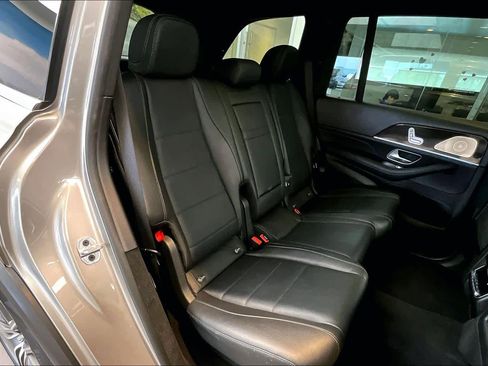 Used 2023 Mercedes-Benz GLS 450 4MATIC image 20