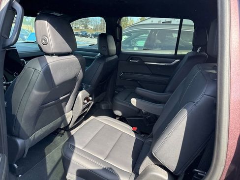 Used 2024 GMC Acadia Elevation w/ Luxury Package image 7