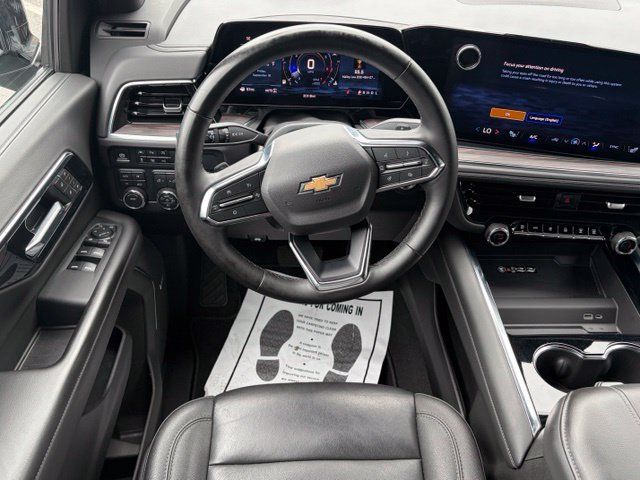Used 2025 Chevrolet Suburban LT w/ Comfort Package AWD/4WD image 35