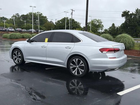 Used 2020 Volkswagen Passat 2.0T SEL FWD image 4