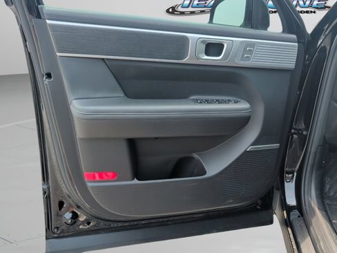 Used 2024 Hyundai Santa Fe Limited FWD image 17