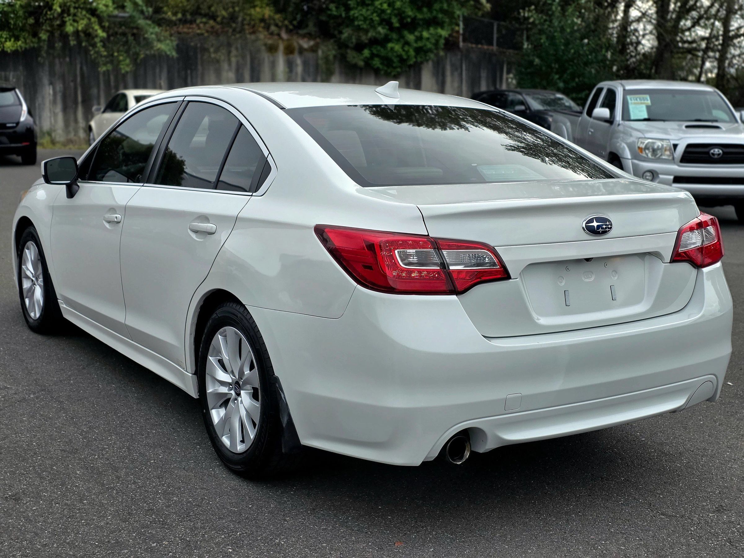 Used 2016 Subaru Legacy 2.5i Premium w/ Popular Package #2 AWD/4WD image 9