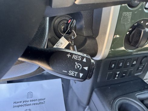 Used 2010 Toyota FJ Cruiser 4WD image 33