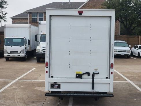 Used 2025 Chevrolet Express 3500 w/ Power Convenience Package image 12