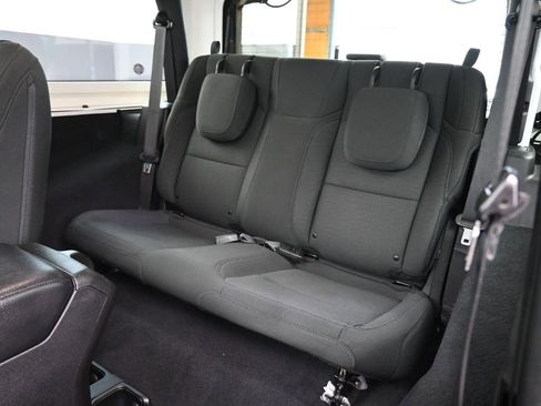 Used 2020 Jeep Wrangler Sport image 27