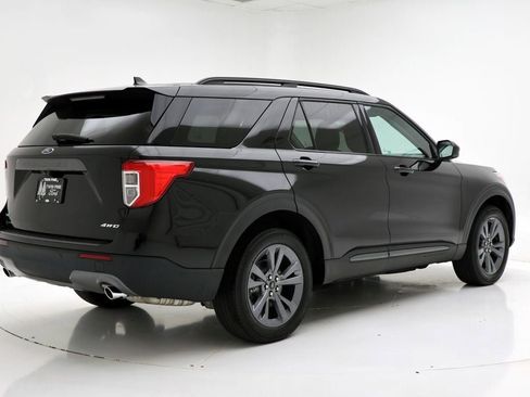 Used 2022 Ford Explorer XLT w/ Equipment Group 202A image 10