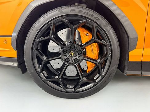 Used 2023 Lamborghini Urus Performante AWD/4WD image 34