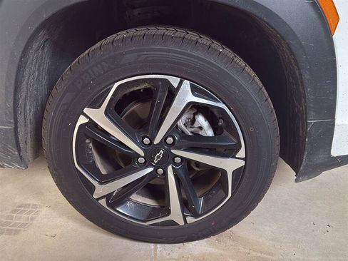 Used 2023 Chevrolet TrailBlazer RS w/ Sun and Liftgate Package AWD/4WD image 7