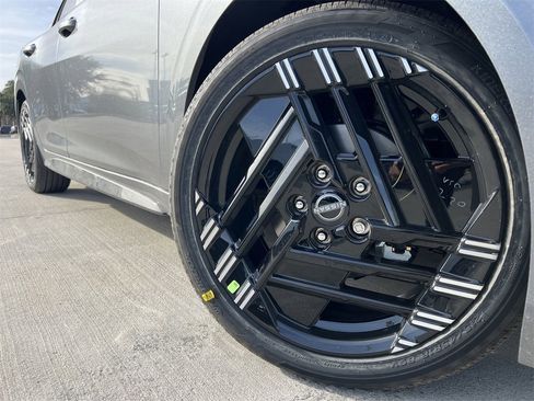 New 2026 Nissan Sentra SR image 7