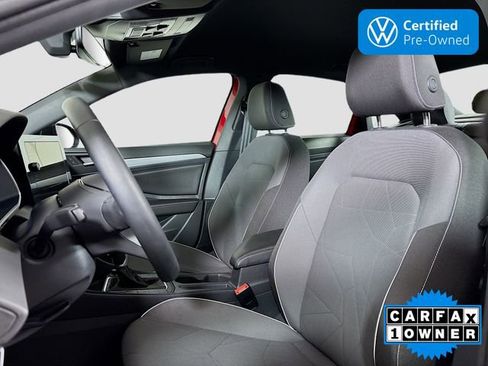 Certified 2025 Volkswagen Jetta Sport image 21