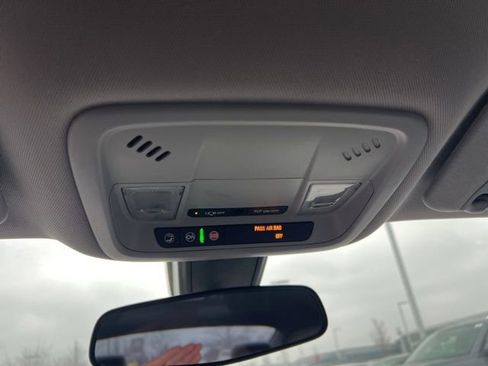 Used 2019 Chevrolet Malibu LT image 24