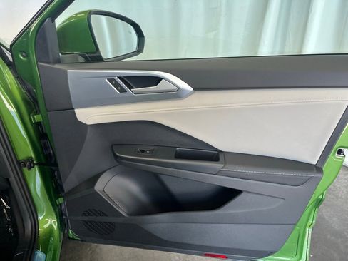New 2025 Volkswagen Taos SE image 11