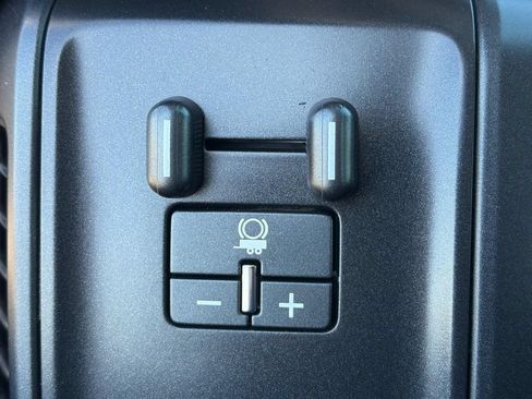 Used 2015 Chevrolet Silverado 2500 W/T AWD/4WD image 15