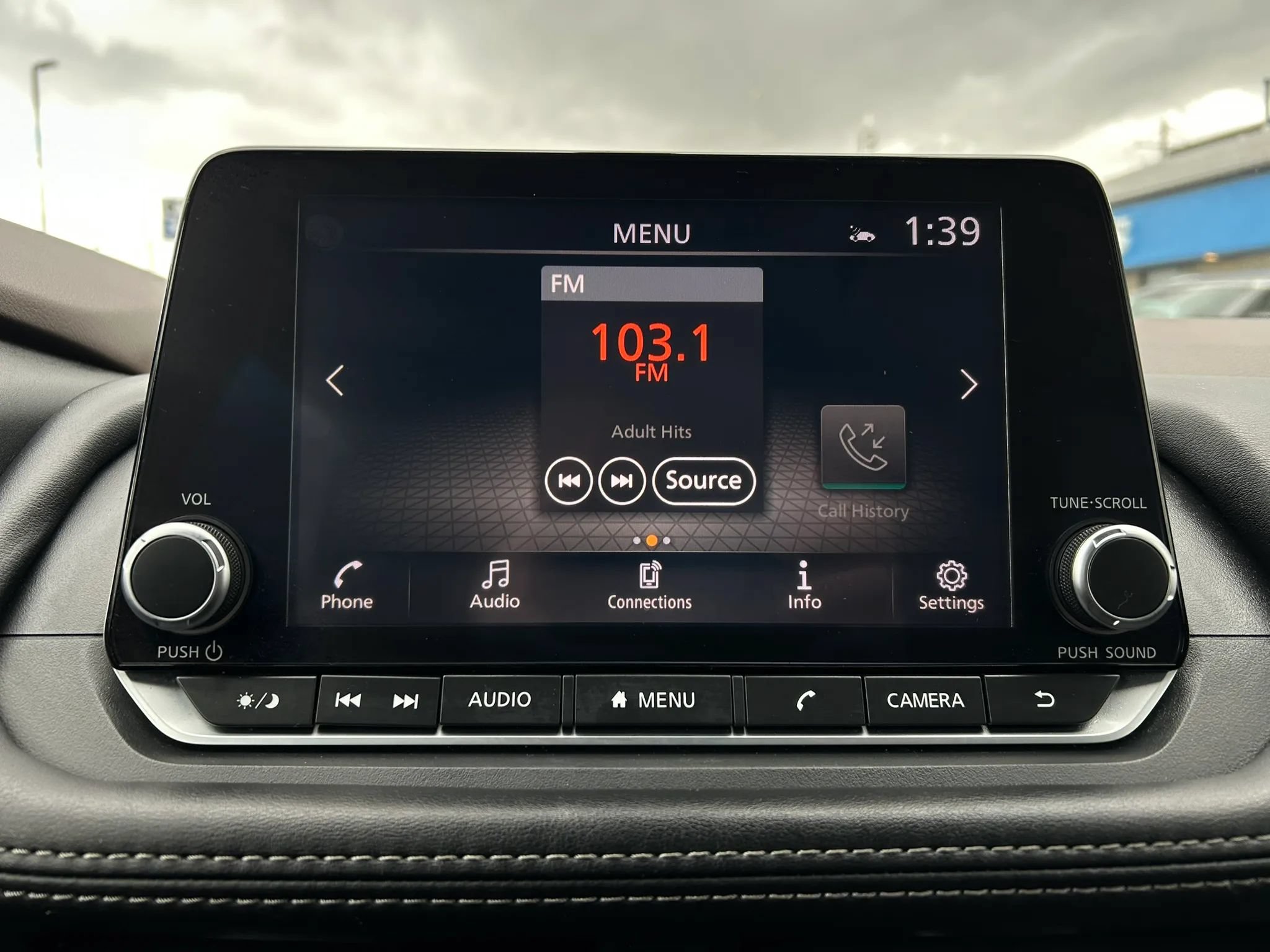Used 2023 Nissan Rogue SV AWD/4WD image 19