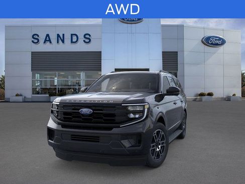 New 2025 Ford Expedition Active image 2