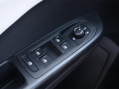 New 2025 Volkswagen Taos S image 17