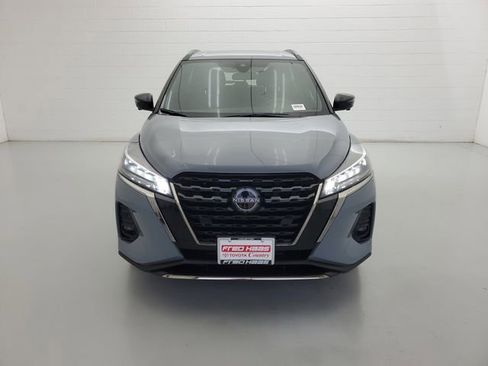 Used 2024 Nissan Kicks SR FWD image 3