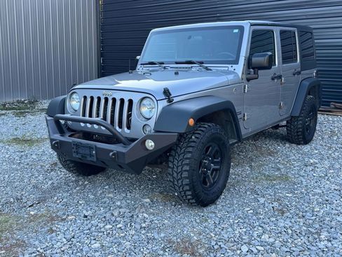 Used 2017 Jeep Wrangler Unlimited Sport w/ Connectivity Group image 7