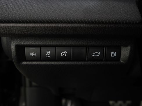 Used 2025 Toyota Camry SE image 21