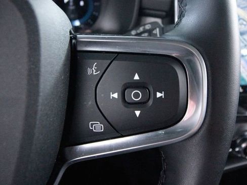 Certified 2025 Volvo XC40 B5 Ultra w/ Protection Package Premier AWD/4WD image 16