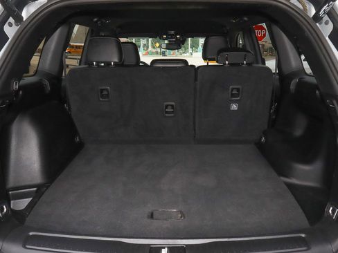 Used 2023 Jeep Grand Cherokee Altitude image 9